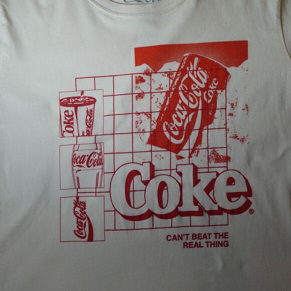 Coca-Cola Company Officially Licensed Coke Shirt Juniors Large Cream Graphic Tee - Picture 9 of 14